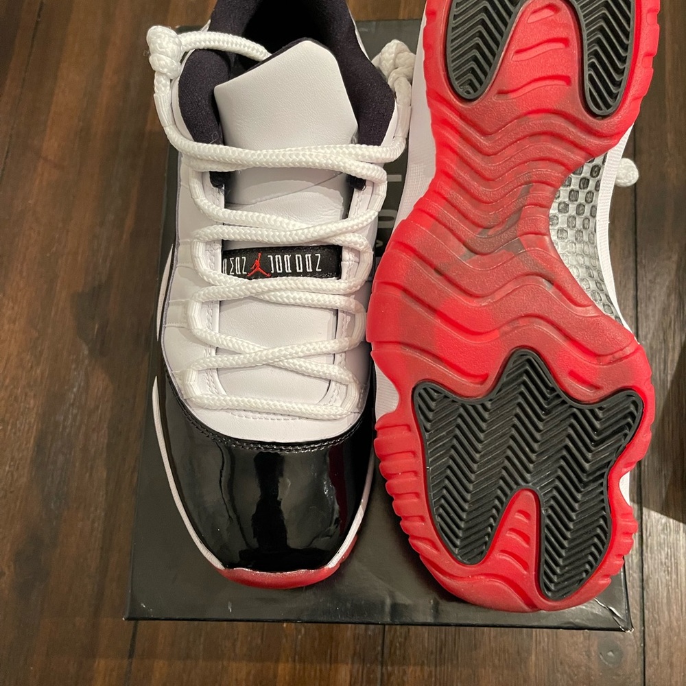 Jordan Retro 11 Low Bred - image 4